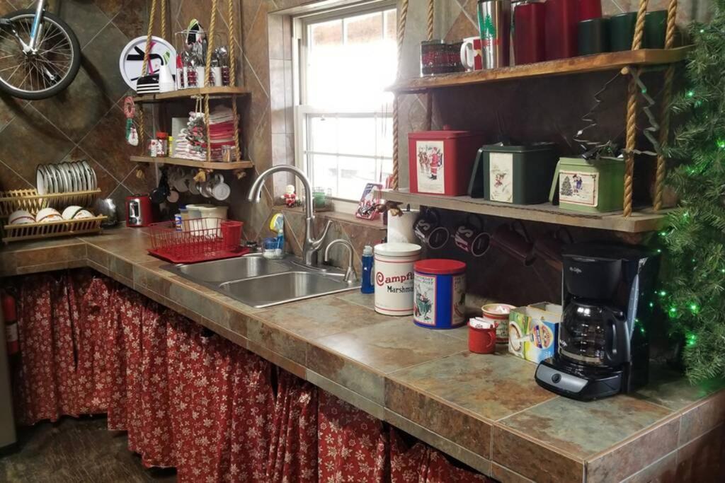 Rural Life On A Real Christmas Tree Farm! Hallmark Experience! Ozark Luaran gambar