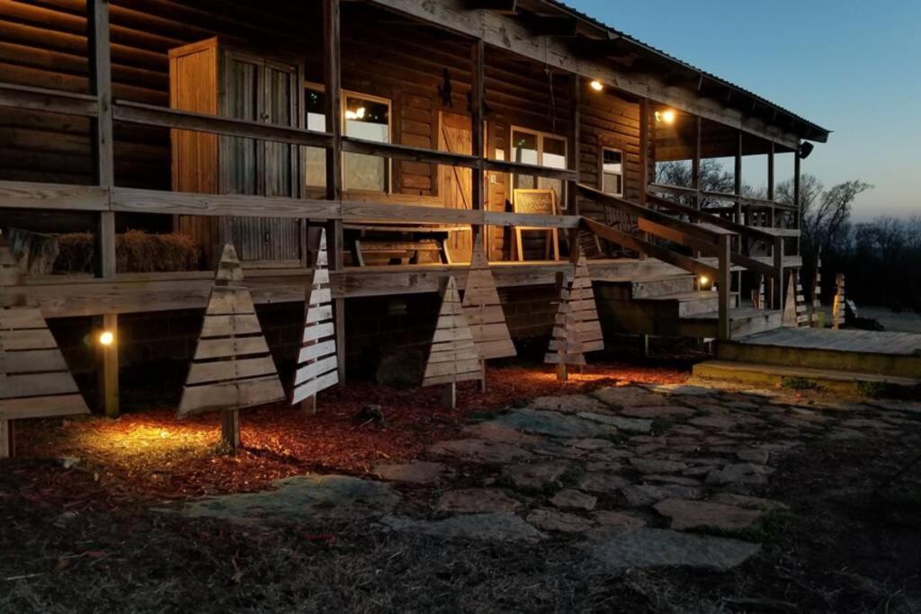 Rural Life On A Real Christmas Tree Farm! Hallmark Experience! Ozark Luaran gambar