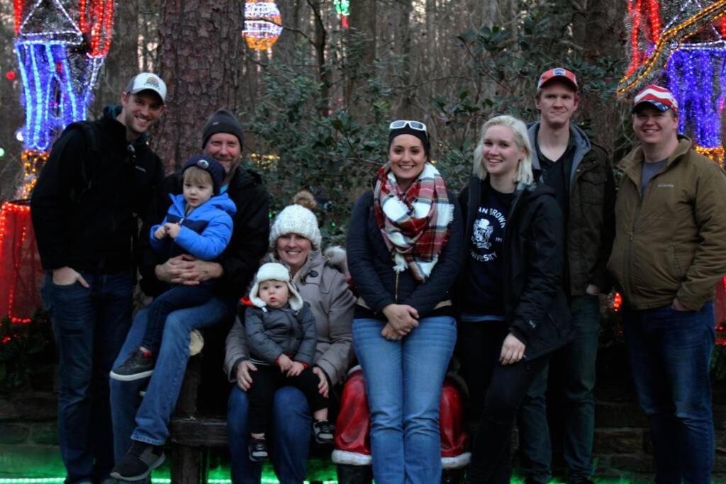 Rural Life On A Real Christmas Tree Farm! Hallmark Experience! Ozark Luaran gambar